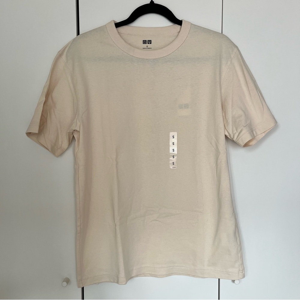 UNIQLO T-SHIRT